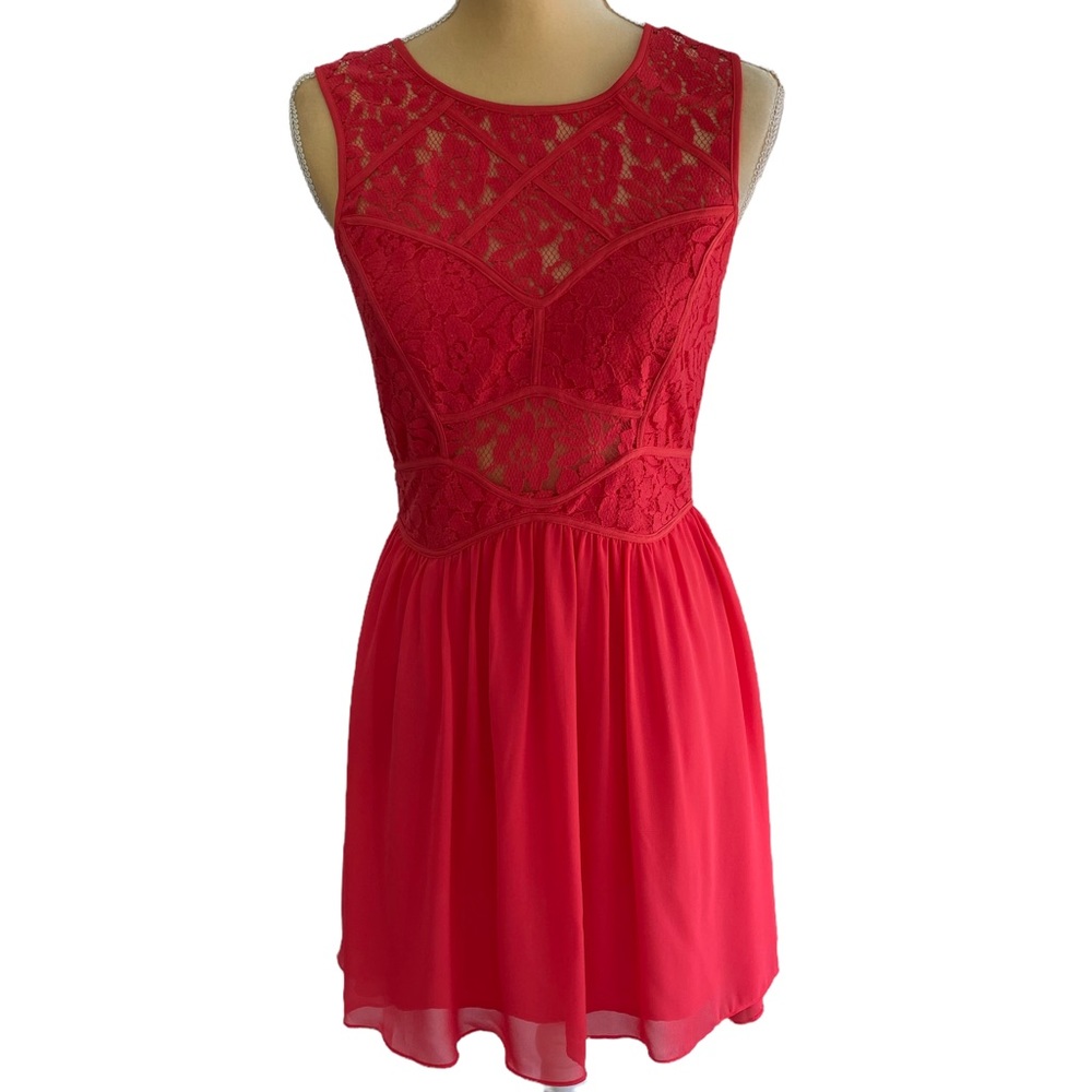 BCBGeneration Women’s Coral Dress with Lace Bodice. Size: 8